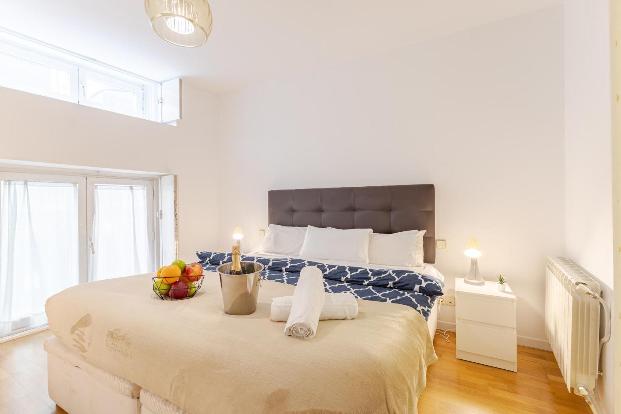 Mad Coco Aparts & Suites Centro Sol Madrid Bagian luar foto