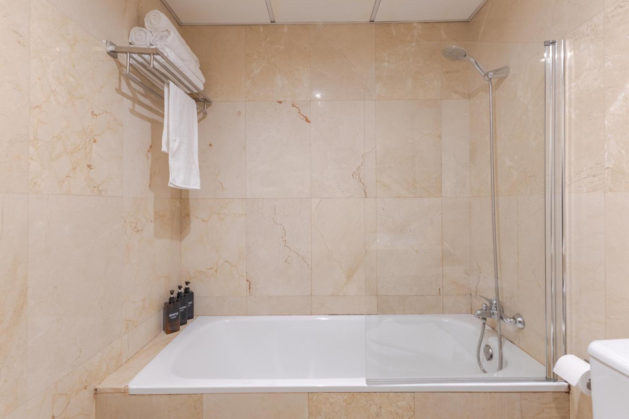 Mad Coco Aparts & Suites Centro Sol Madrid Bagian luar foto