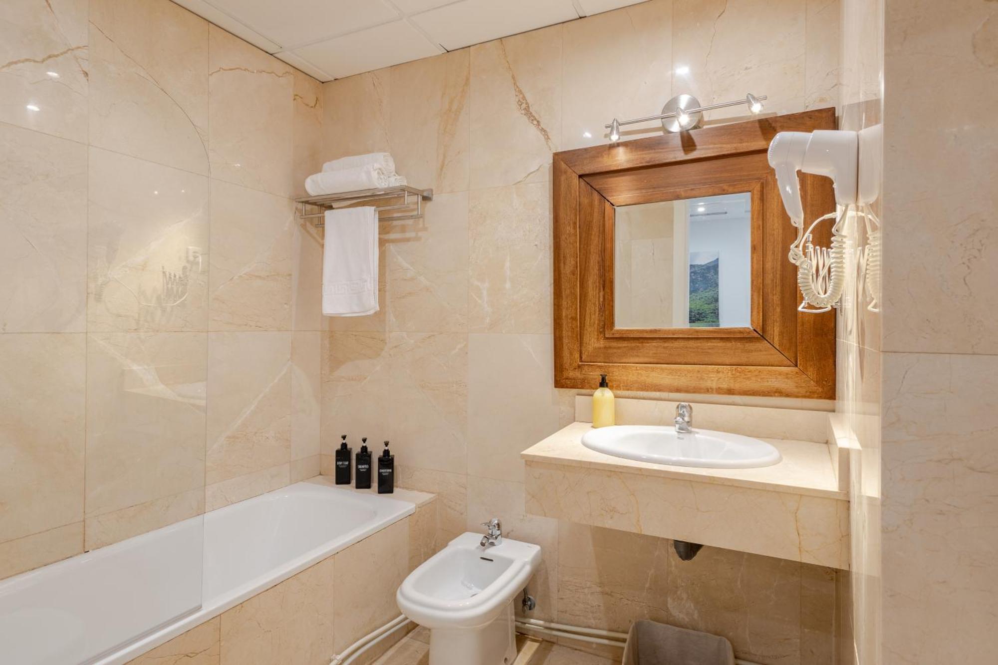 Mad Coco Aparts & Suites Centro Sol Madrid Bagian luar foto
